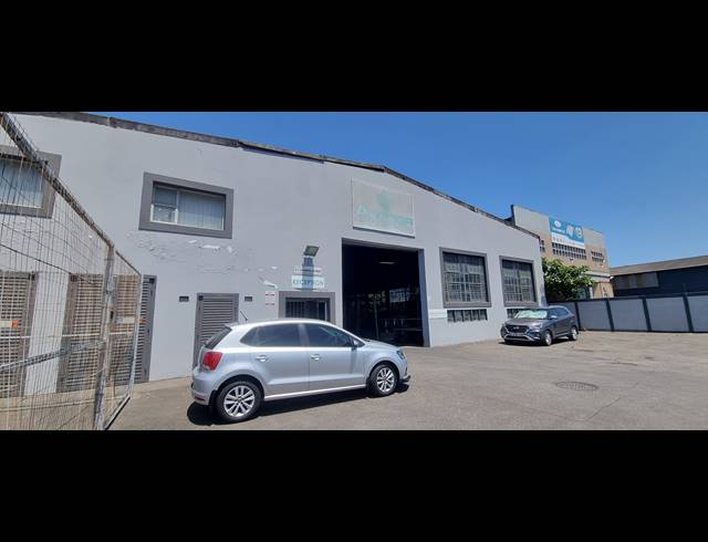 2,709M² WAREHOUSE FOR SALE IN JACOBS